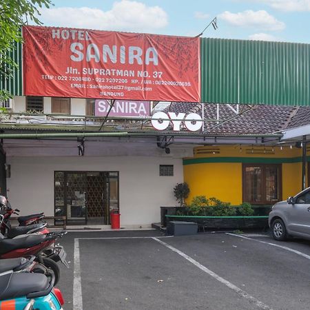 Collection O Hotel Sanira Bandung Buitenkant foto