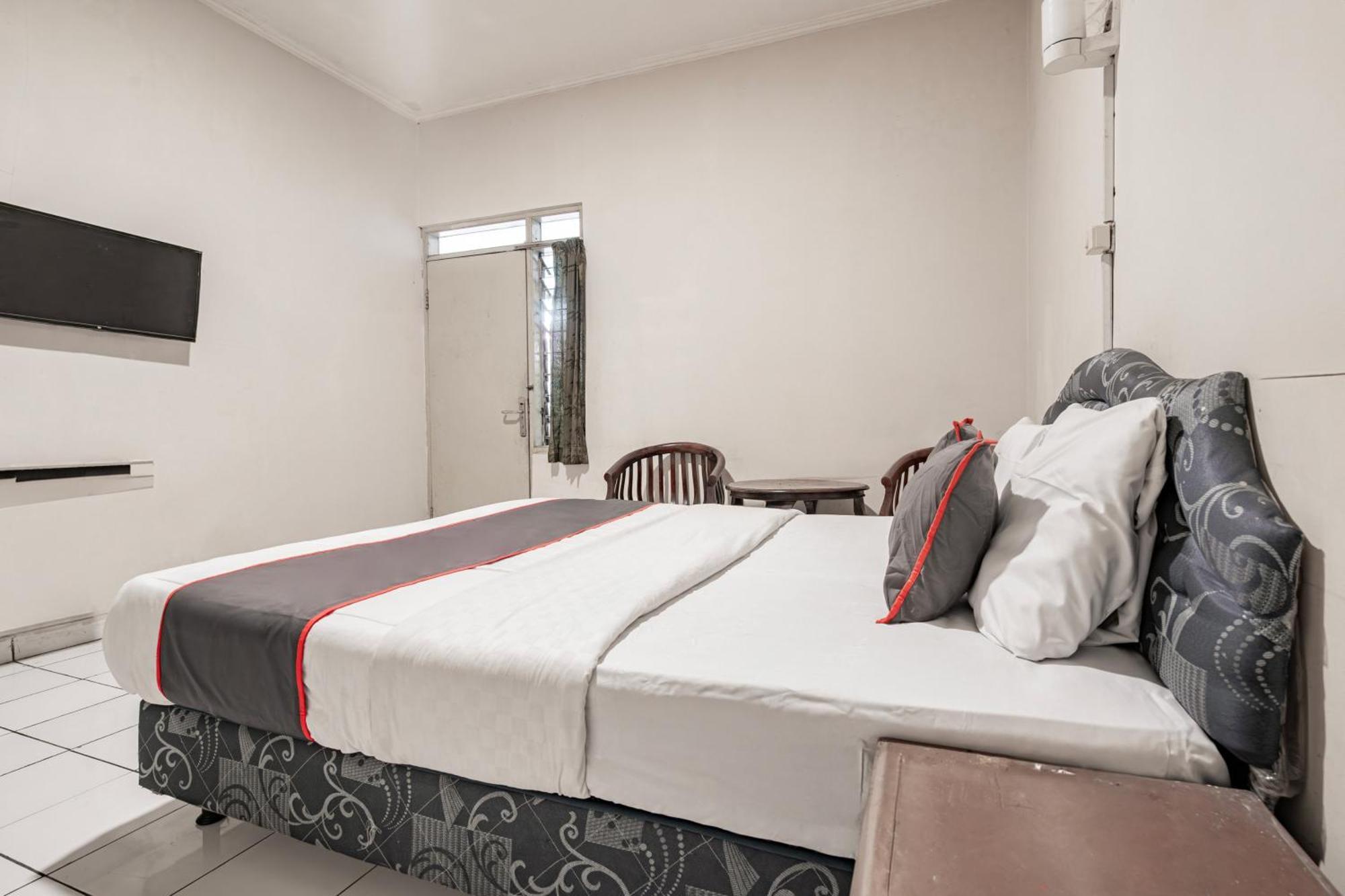 Collection O Hotel Sanira Bandung Buitenkant foto