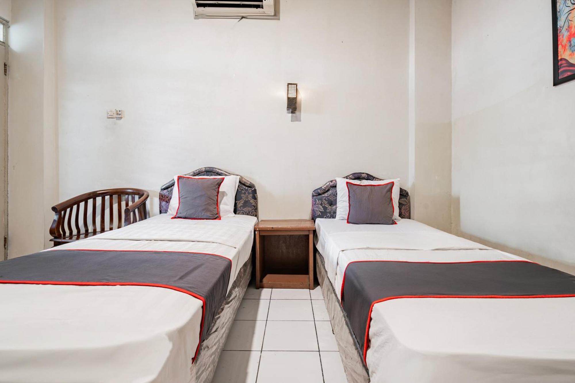 Collection O Hotel Sanira Bandung Buitenkant foto